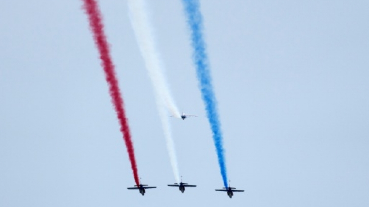 Défilé du 14 juillet dans une France hôte des JO et en crise politique