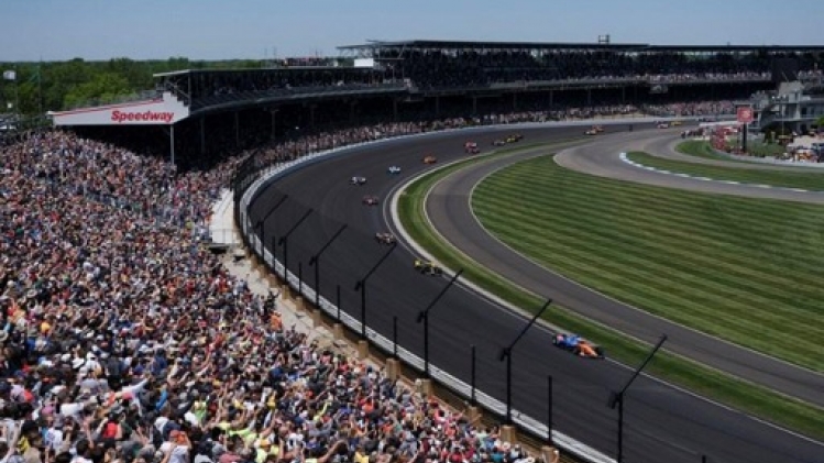 Scott McLaughlin remporte la première course en Iowa