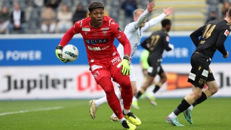 Le gardien japonais Zion Suzuki quitte Saint-Trond et rejoint le promu italien Parme