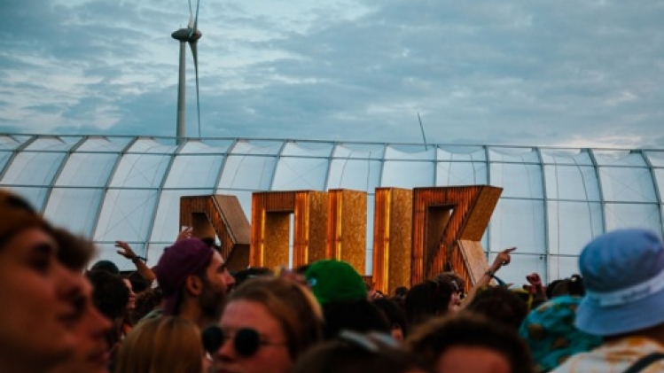 Cinq jours, huit scènes, 230 artistes et 250.000 participants au Dour Festival 2024