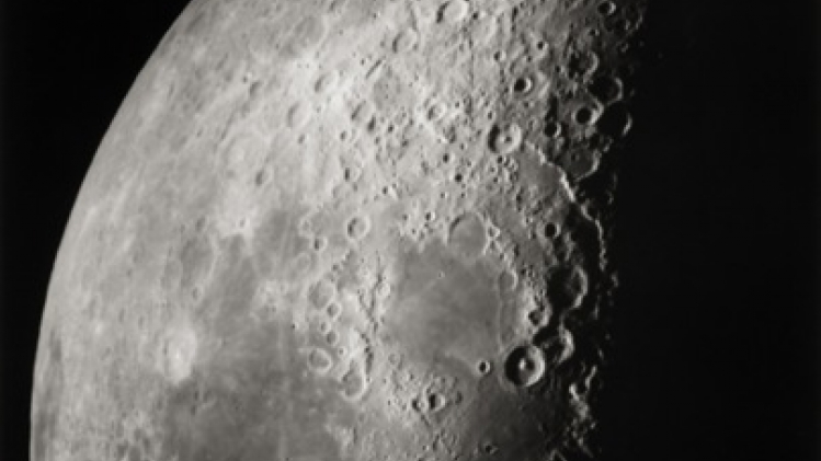 Des scientifiques découvrent une grotte qui pourrait servir de base sur la lune