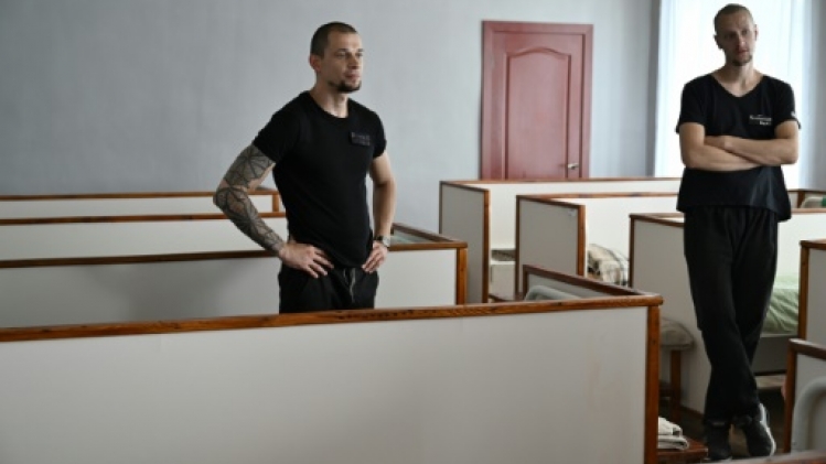 Genou gonflé et points de sutures au coude après sa chute, mais Biniam Girmay est ok