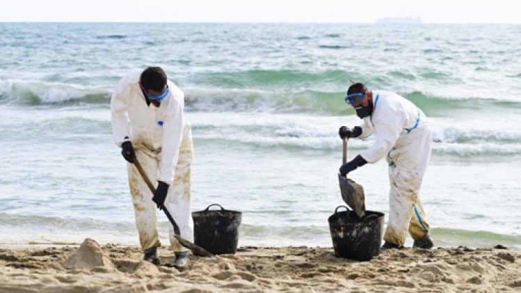 Espagne: trois plages fermées à Valence après une pollution aux hydrocarbures