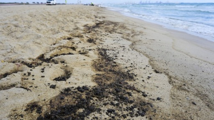 Espagne: trois plages fermées à Valence après une pollution aux hydrocarbures