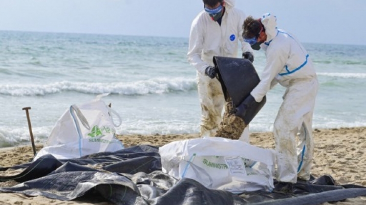Espagne: trois plages fermées à Valence après une pollution aux hydrocarbures