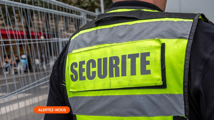 Un agent de sécurité