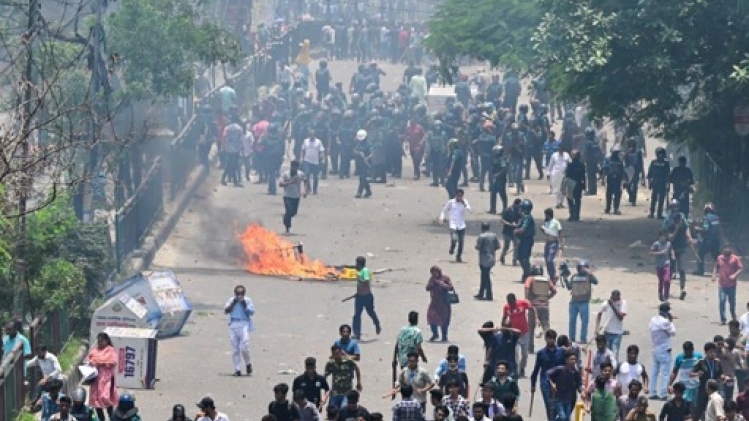 Le Bangladesh coupe internet mobile pour des raisons de sécurité après des manifs