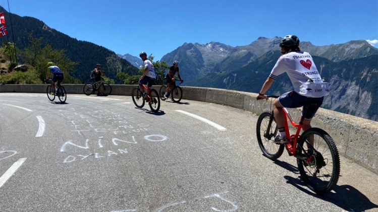 Des cycliste de Together Stronger