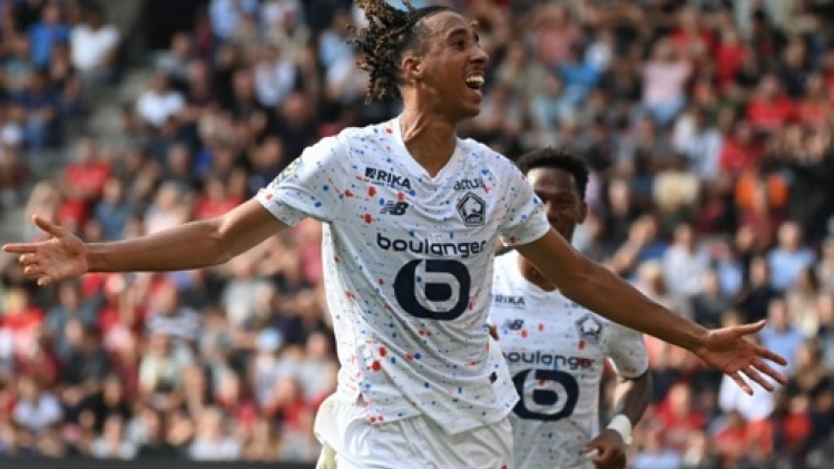 Leny Yoro quitte Lille et signe à Manchester United