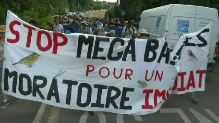 Bassines: la manifestation interdite avorte après une journée calme
