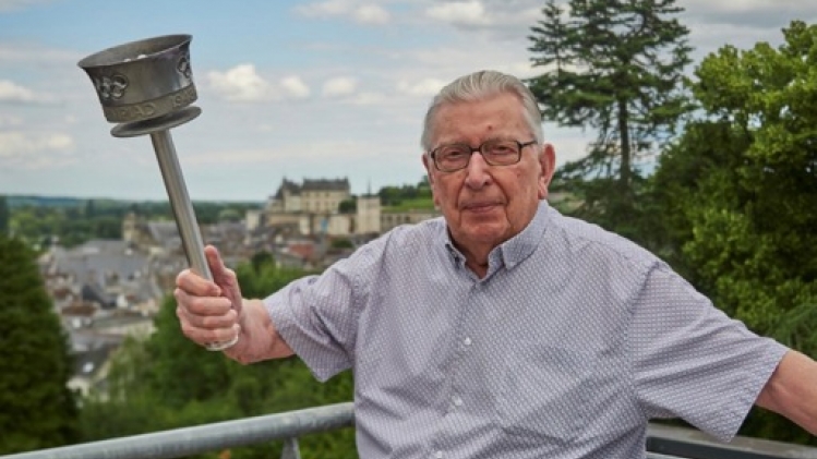 A 99 ans, il brandira la flamme pour la deuxième fois de sa vie