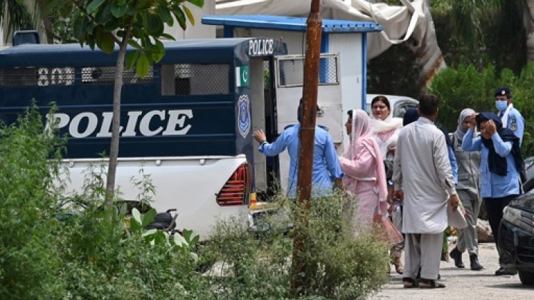 Pakistan: descente de la police dans les locaux du parti d'Imran Khan