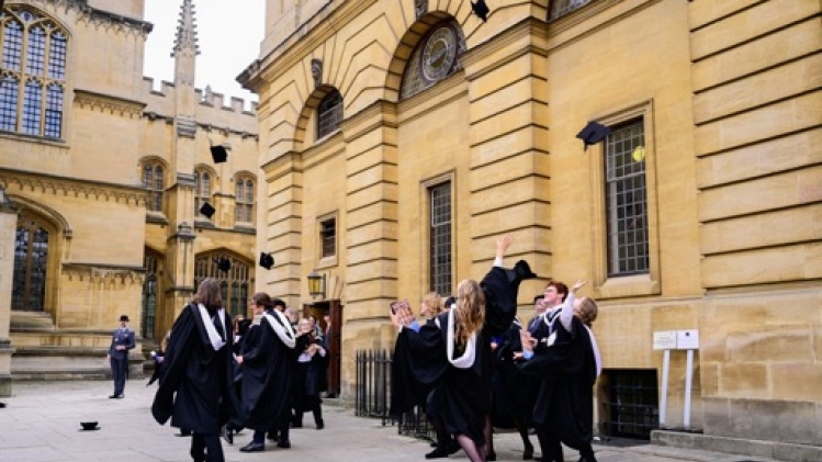 La princesse Élisabeth officiellement diplômée au cours d'une cérémonie à Oxford
