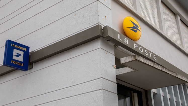 En France, un facteur cachait le courrier pour