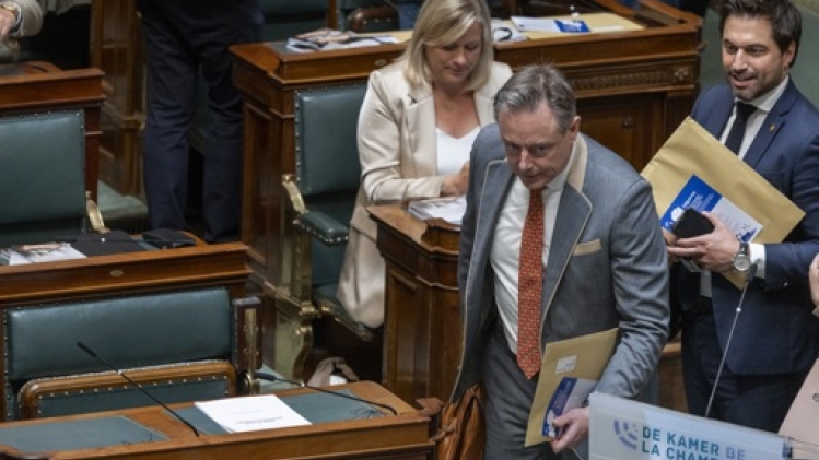 Le groupe central des négociateurs réuni à quelques heures du rapport au Roi