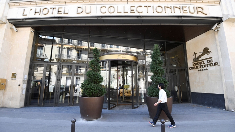 Les employés de cet hôtel parisien font grève la veille de la cérémonie d'ouverture