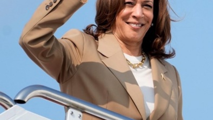 Harris reconnait être l'outsider et appelle ses partisans à la mobilisation