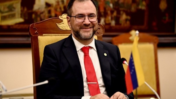 Le Venezuela rompt ses relations diplomatiques avec le Pérou