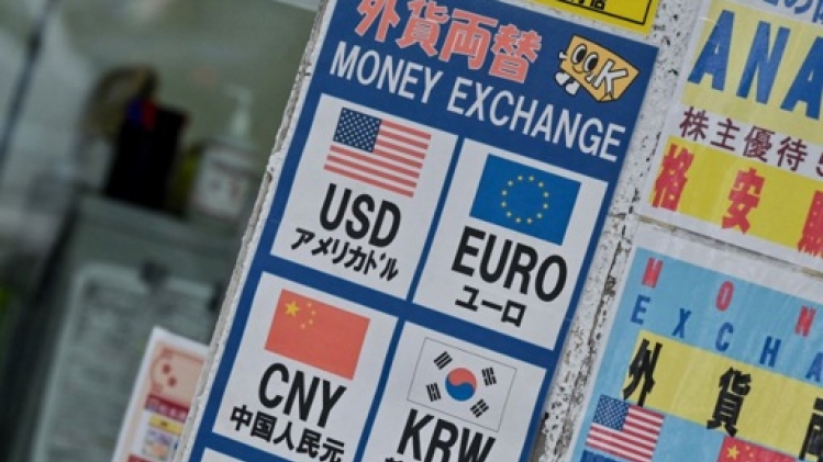 Le yen s'envole après une hausse de taux de la Banque du Japon