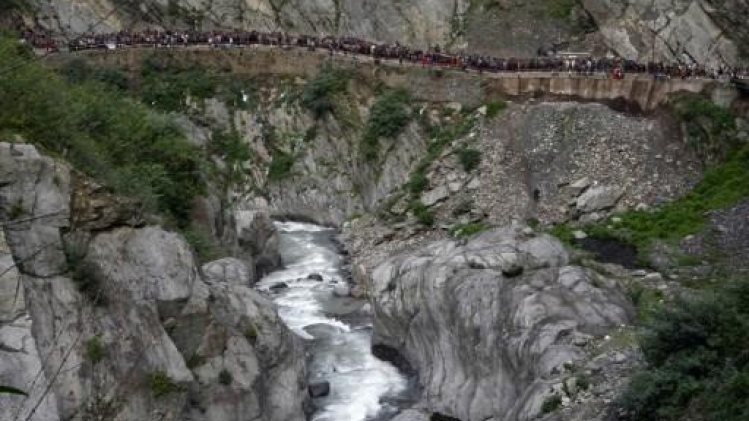 Inde: 13 morts au cours de crues dans l'Himalaya, des milliers de pèlerins hindous bloqués