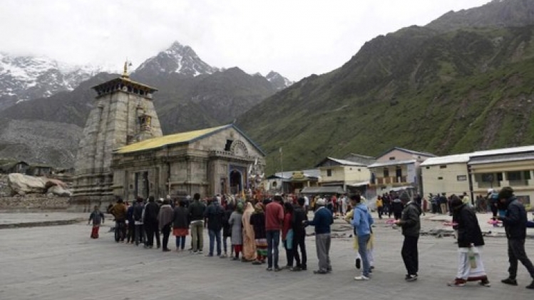 Inde: 13 morts au cours de crues dans l'Himalaya, des milliers de pèlerins hindous bloqués