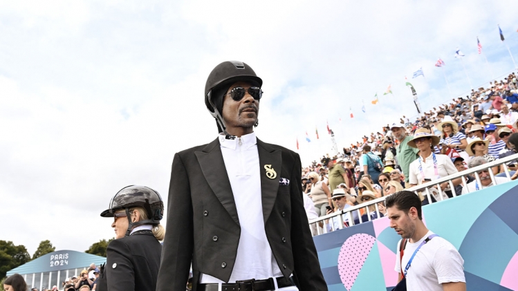  JO-2024: Snoop Dogg se déguise en cavalier à Versailles