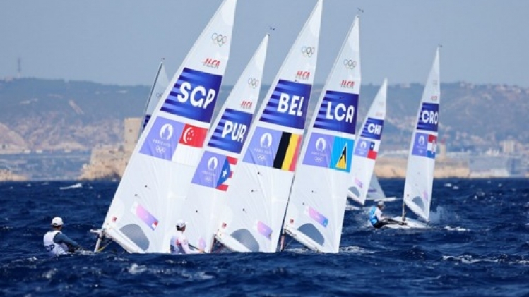 Emma Plasschaert remonte à la 9e place après 6 régates en ILCA 6