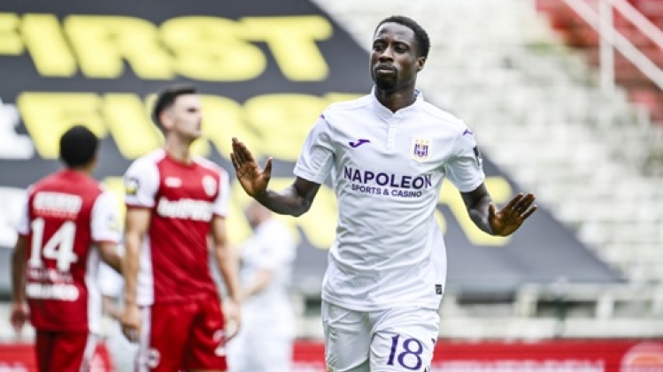 Anderlecht s'impose 1-2 à Antwerp et rejoint Westerlo en tête avec 6 points