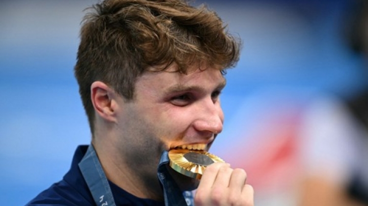 Or et record du monde pour l'Américain Bobby Finke sur 1.500 m en natation