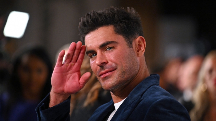 "Heureux et en bonne santé": Zac Efron rassure ses fans après un incident dans une piscine à Ibiza