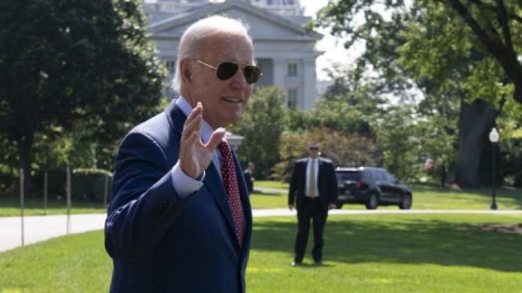Joe Biden salue l'excellente décision du choix de Tim Walz comme colistier démocrate