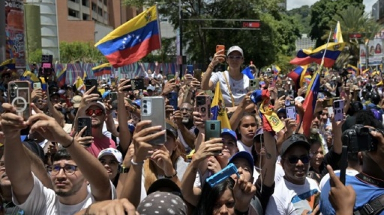 Venezuela: l'armée rejette les appels de l'opposition qui dénonce une campagne de terreur