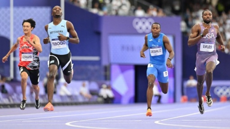 Tebogo devient le premier Africain champion olympique sur 200 m, Lyles en bronze