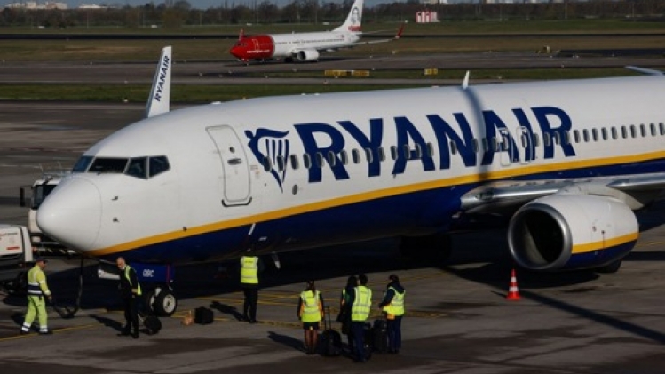 Ryanair envisage de racheter des actions pour un montant de 800 millions d'euros