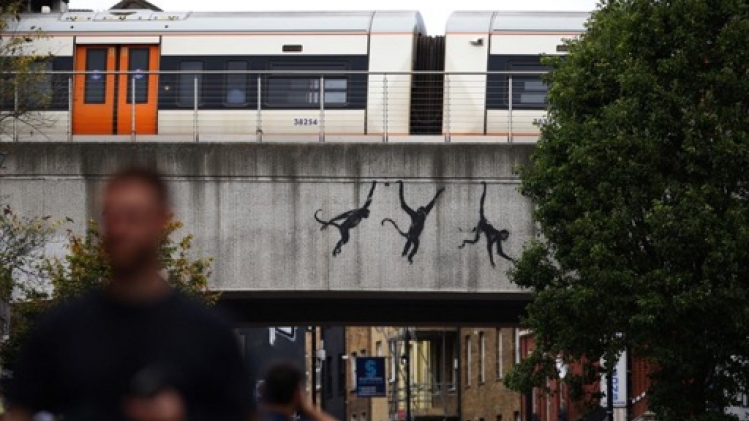 Des piranhas concluent une semaine d'œuvres animalières de Banksy à Londres