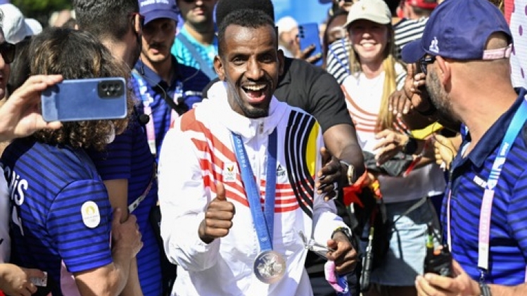 Après le bronze, l'argent sur le marathon rend Bashir Abdi fou de joie