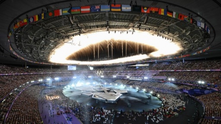 Angèle fait une brève apparition lors de la cérémonie de clôture