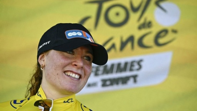 Charlotte Kool s'impose encore sur la deuxième étape et garde le maillot jaune