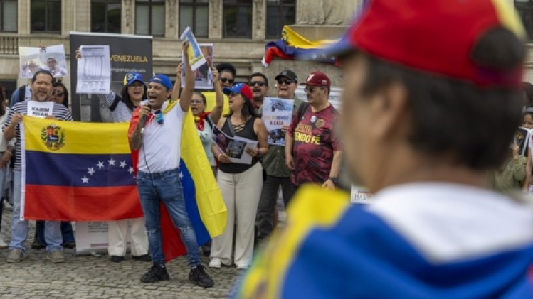 Environ 250 Vénézuéliens dénoncent, à Bruxelles, le résultat de l'élection présidentielle
