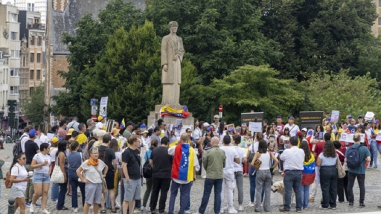 Environ 250 Vénézuéliens dénoncent, à Bruxelles, le résultat de l'élection présidentielle