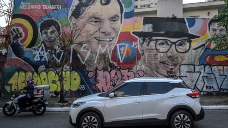 Brésil : décès à 93 ans de Silvio Santos, figure emblématique des médias brésiliens