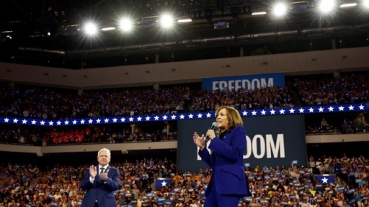 Les démocrates sacrent Harris au terme d'un vote symbolique dans une ambiance festive