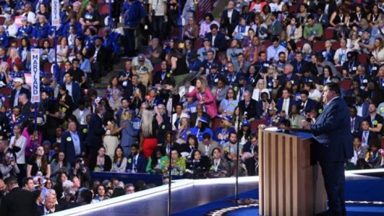 Les démocrates sacrent Harris au terme d'un vote symbolique dans une ambiance festive