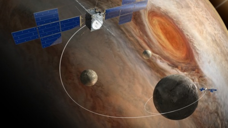 Juice, en route pour Vénus, a réussi son survol de la Terre et de la Lune