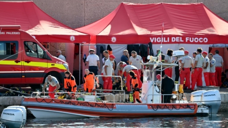 Sicile: l'espoir s'estompe au troisième jour de recherche des disparus du super yacht