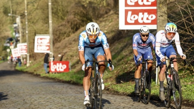 Pavel Bittner, 21 ans, n'arrive pas à y croire après avoir devancé Van Aert au sprint