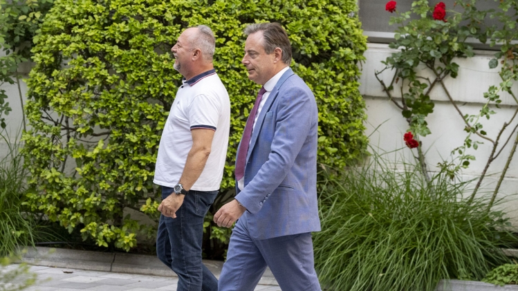 Formation d'un gouvernement fédéral: aucune autre réunion n'est programmée, Bart De Wever attendu chez le Roi ce jeudi