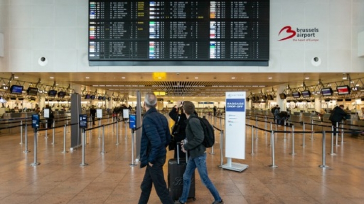 Alerte à la bombe à Brussels Airport: les passagers autorisés à quitter l'aéroport