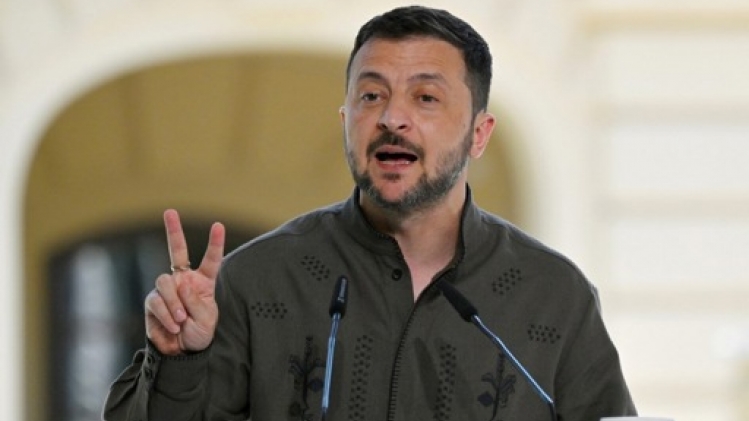 Zelensky dévoile un nouveau modèle de drone missile ukrainien