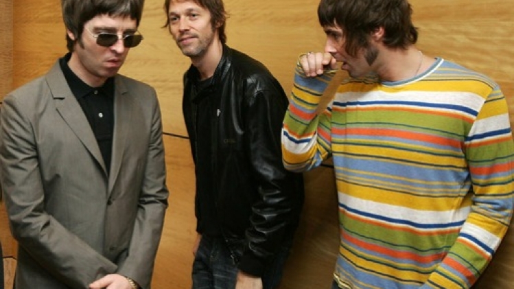 Le groupe de rock britannique Oasis annonce se reformer pour une tournée mondiale en 2025